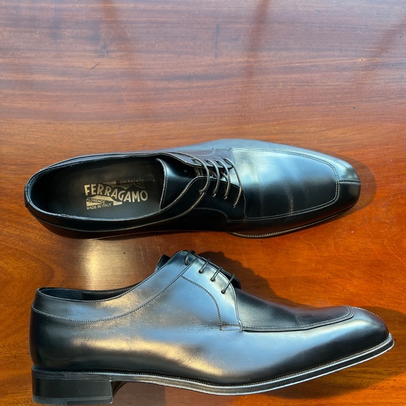 Elevate Your Look with Black Almond Toe Lace-Up Salvatore Ferragamo Dress Shoes! - Picture 4 of 6